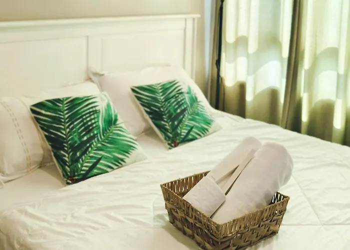 アパートホテル The Beacon Makati By Christine Ph Near Greenbelt Mall 3*