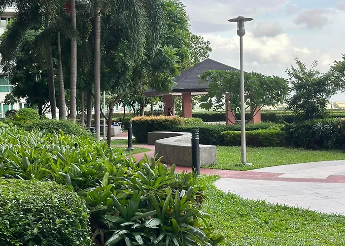 The Beacon Makati By Christine Ph Near Greenbelt Mall アパートホテル マニラ市