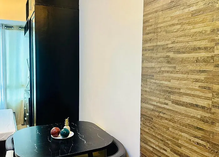 The Beacon Makati By Christine Ph Near Greenbelt Mall アパートホテル 3*