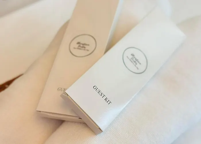 The Beacon Makati By Christine Ph Near Greenbelt Mall 3*